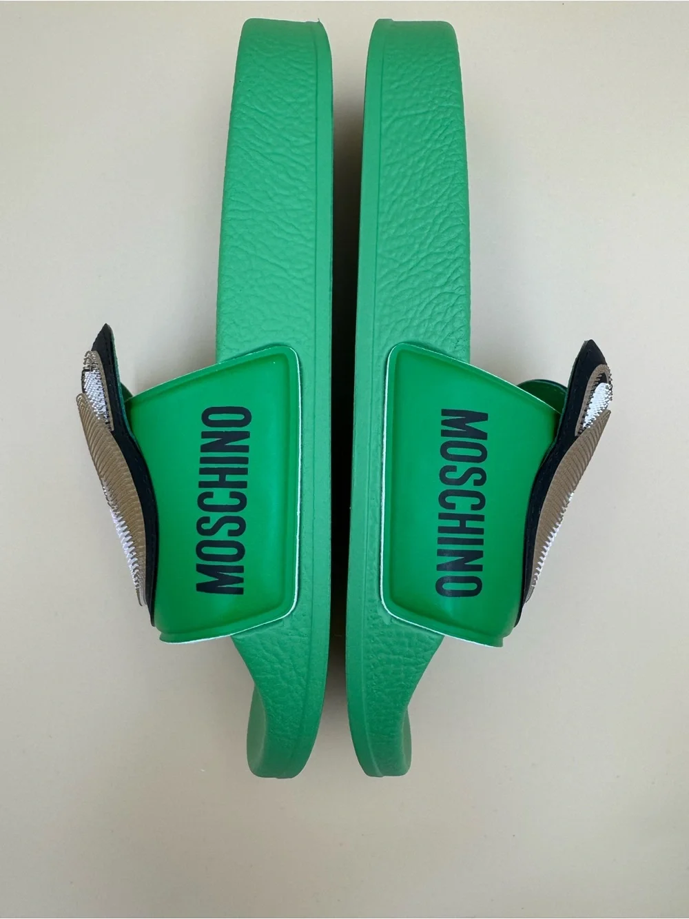 Moschino Kids Teddy Appliqué Slides Green Size: EU 33 / US Youth 2